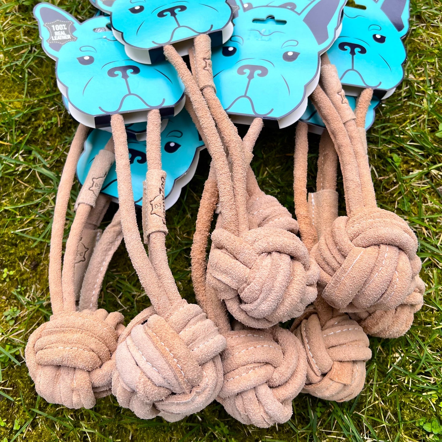 Palla in camoscio con corda