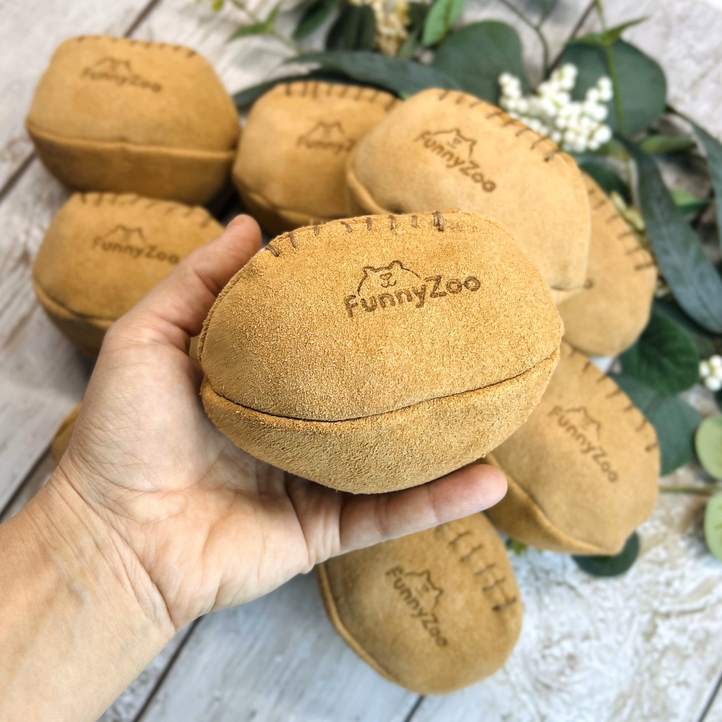 Cocco ball in camoscio