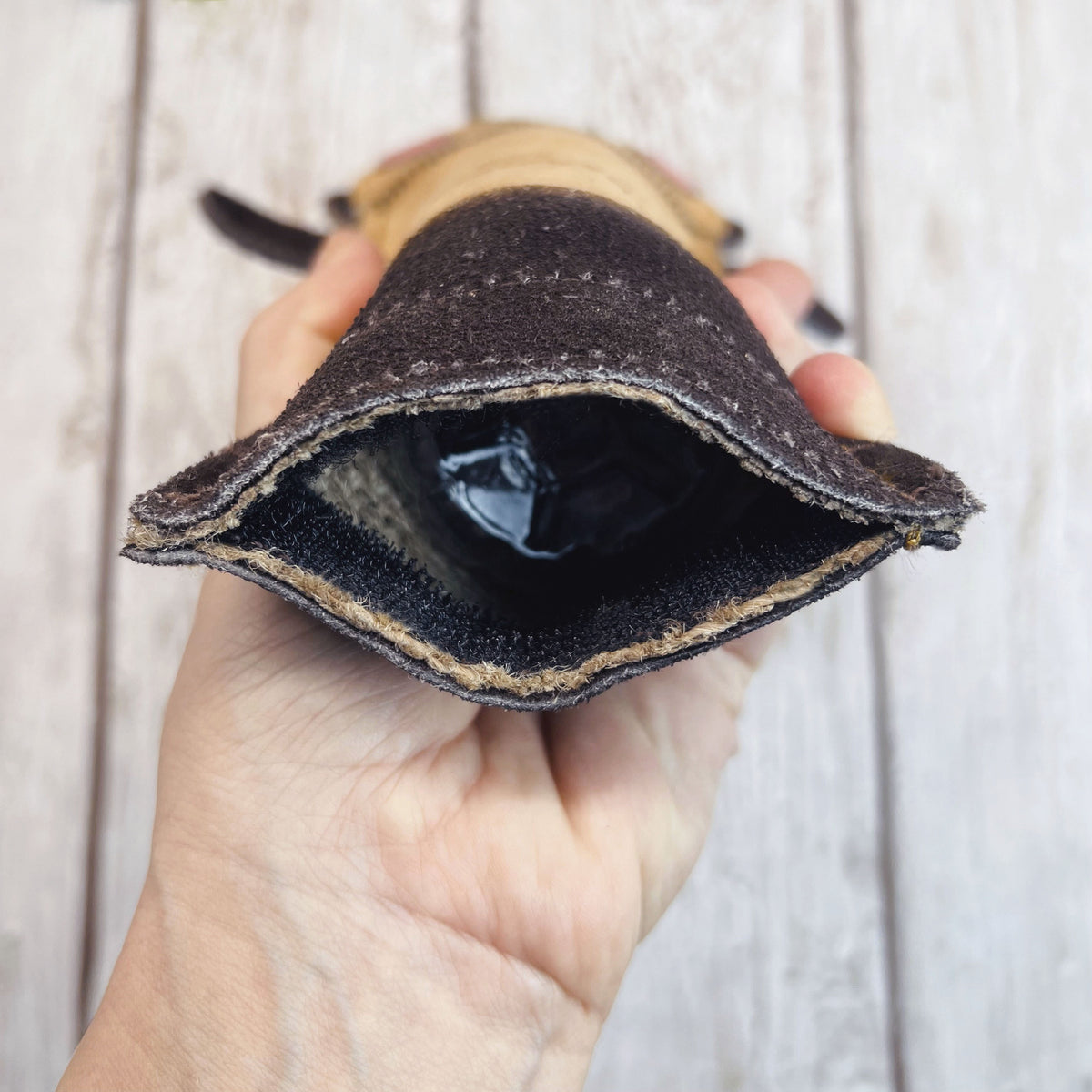 Hundespielzeug mit Flasche im Inneren Pinguin
