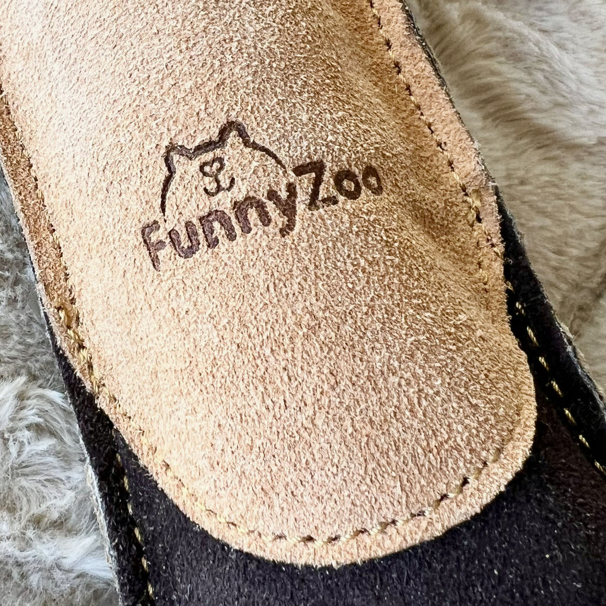 Hundespielzeug mit Flasche im Inneren Pinguin
