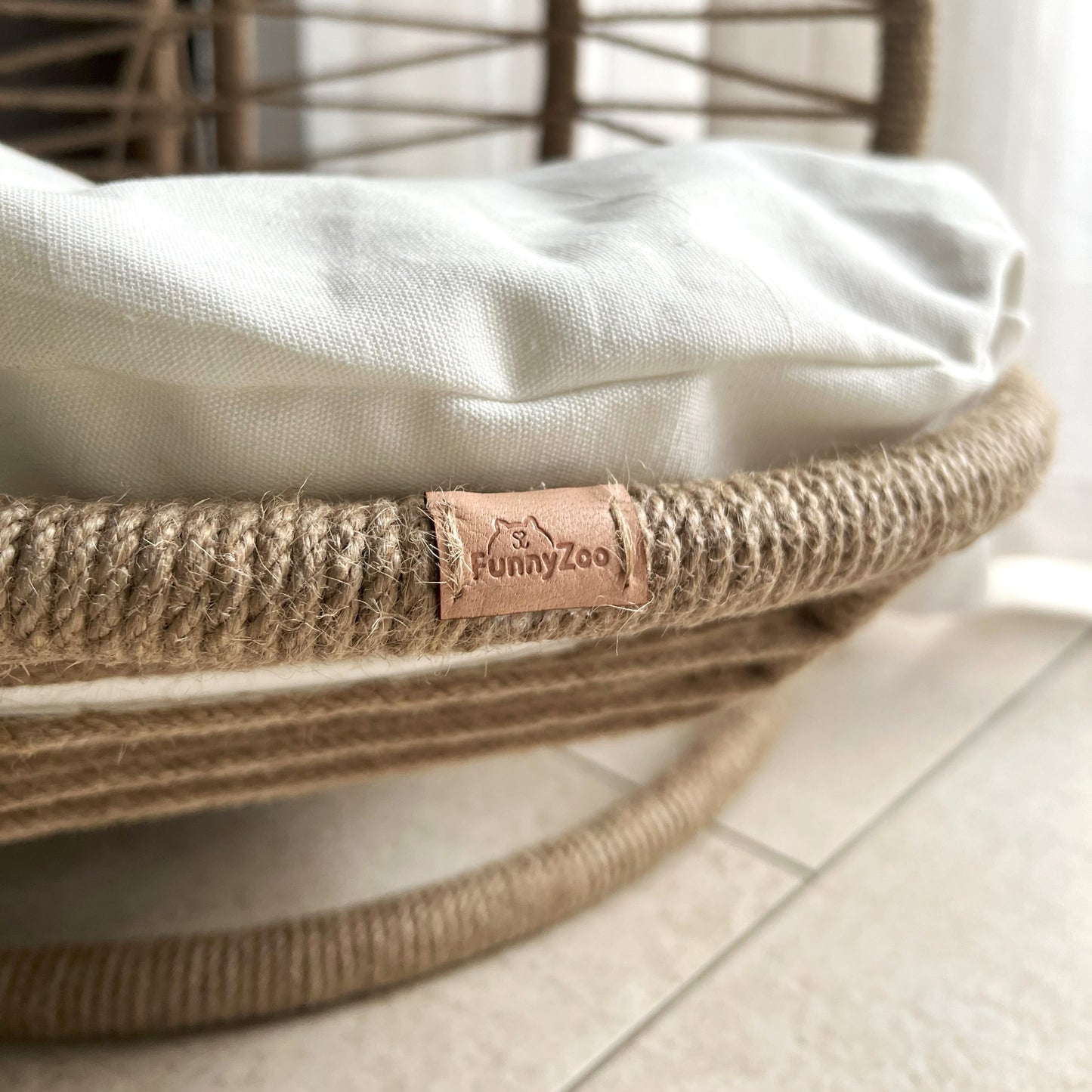 Cuccia a dondolo in juta naturale per gatti