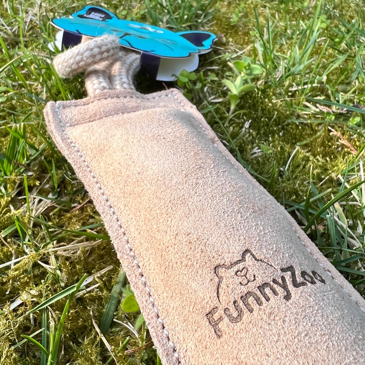 Manicotto in camoscio con corda in cotone e juta