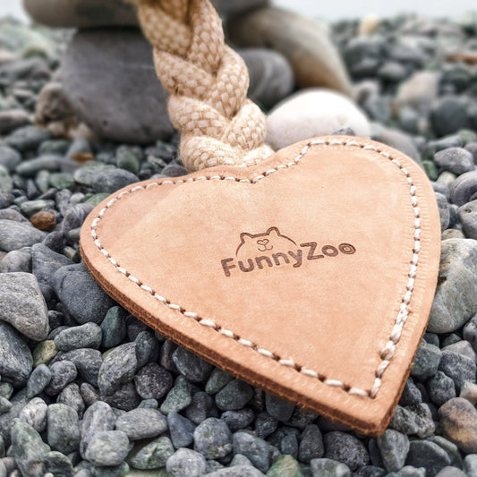 Cuore di due strati di cuoio e con corda di cotone e juta